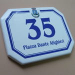 Toponomastica Numeri Civici Ottagonale Maiolica VL.JPG