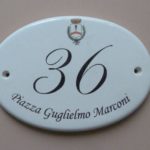 Toponomastica Numeri Civici Ovale Maiolica.JPG