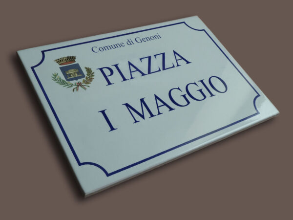 Targhe stradali in gres porcellanato maiolicato